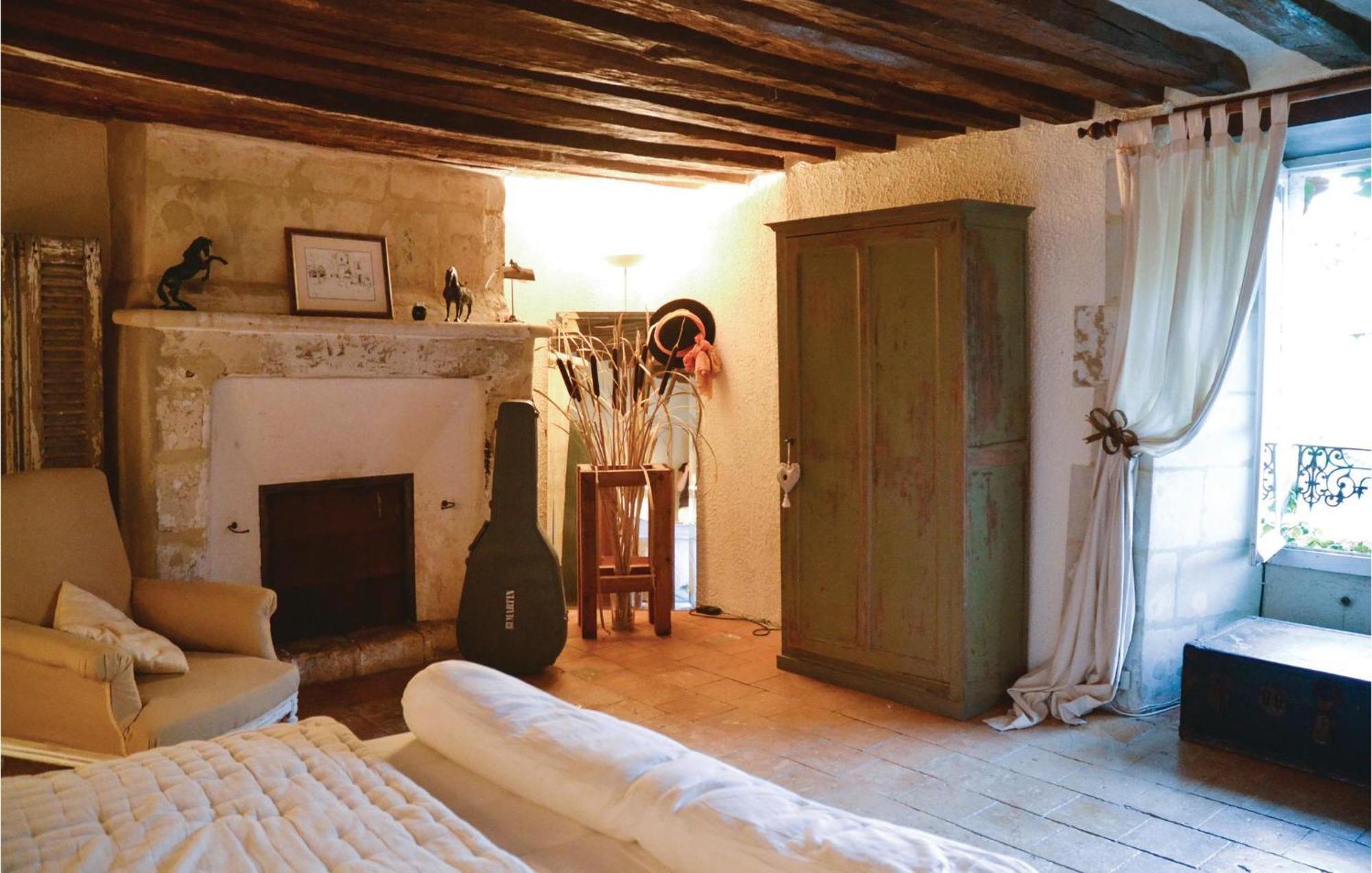Cozy Home In Gennes With Kitchen Buitenkant foto